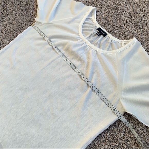 Le Chateau Flowy Sleeve Top - Picture 7 of 9